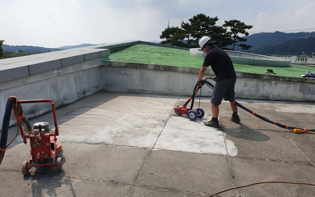 20230807133105_tyiKW9H8.jpg_carousel_성남도장공사_영진산업,도장,페인트,방수,에폭시,우레탄,외벽,성남페인트공사,성남페인트칠,성남방수공사,성남옥상방수,성남외벽방수